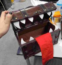 DnD Mimic chest Kist om DnD dice en schatten in te bewaren